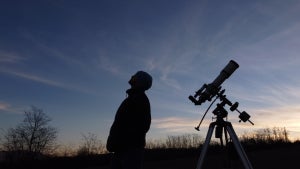 Seltener Vorbeiflug: Diesen Asteroiden kannst du bald per Fernglas beobachten