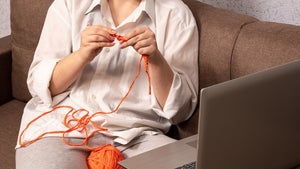 Kreativ statt Couchpotato: Diese Hobbys steigern nachweislich deine Zufriedenheit