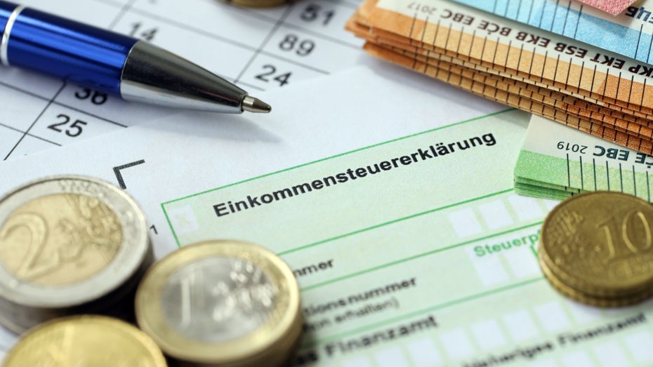 Geld zurückholen vom Fiskus? So geht's und diese Programme helfen dabei. (Foto: Mehaniq / Shutterstock) Steuererklärung selbst erledigen: Hilfreiche Apps und Programme im Überblick